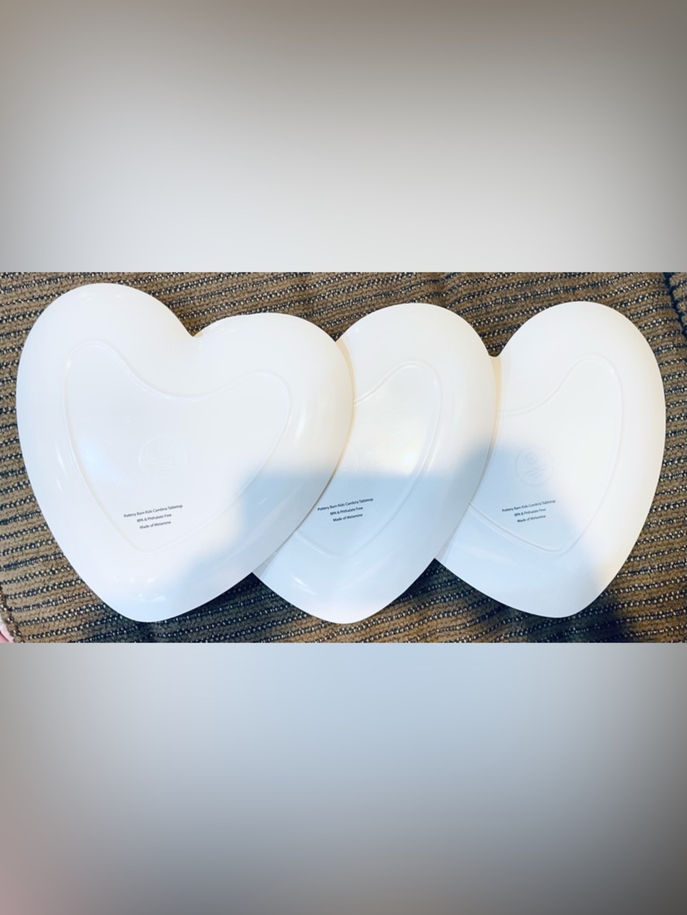 Pottery Barn Kids Heart Shaped Melamine Plates Set of 3 dog, kitten & dino - Picture 3 of 7